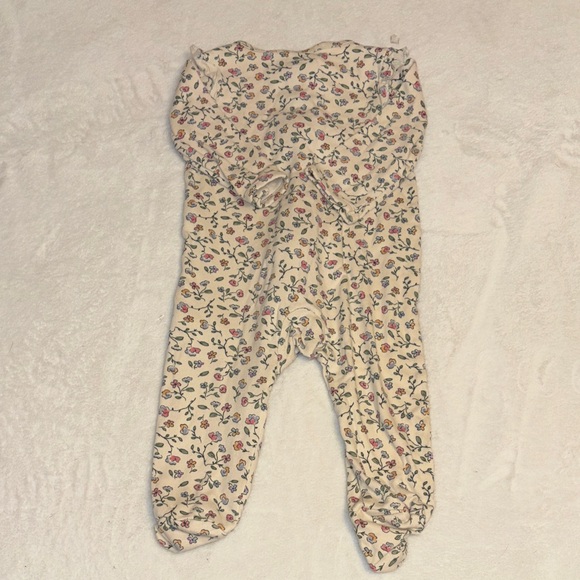 (2 for $10) Carters Cream Floral Footed sleeper One-Piece Pajamas for Kids - Picture 7 of 9